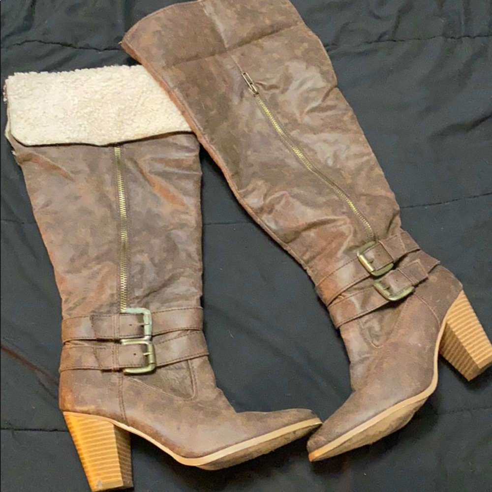 Women’s faux leather boots